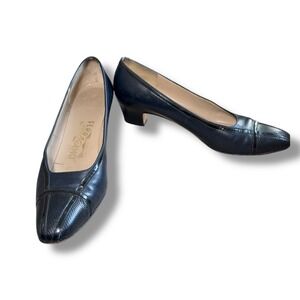 Salvatore Ferragamo Vintage Navy Crocodile Leather Cap Toe Heels Pumps 7 1/2 B
